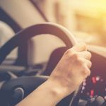 Cómo ahorrar hasta un 40% en combustible con hábitos de manejo y promociones bancarias