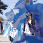 Día de la Bandera con mañana fría y tarde soleada: ¿Cómo sigue el “finde” largo?