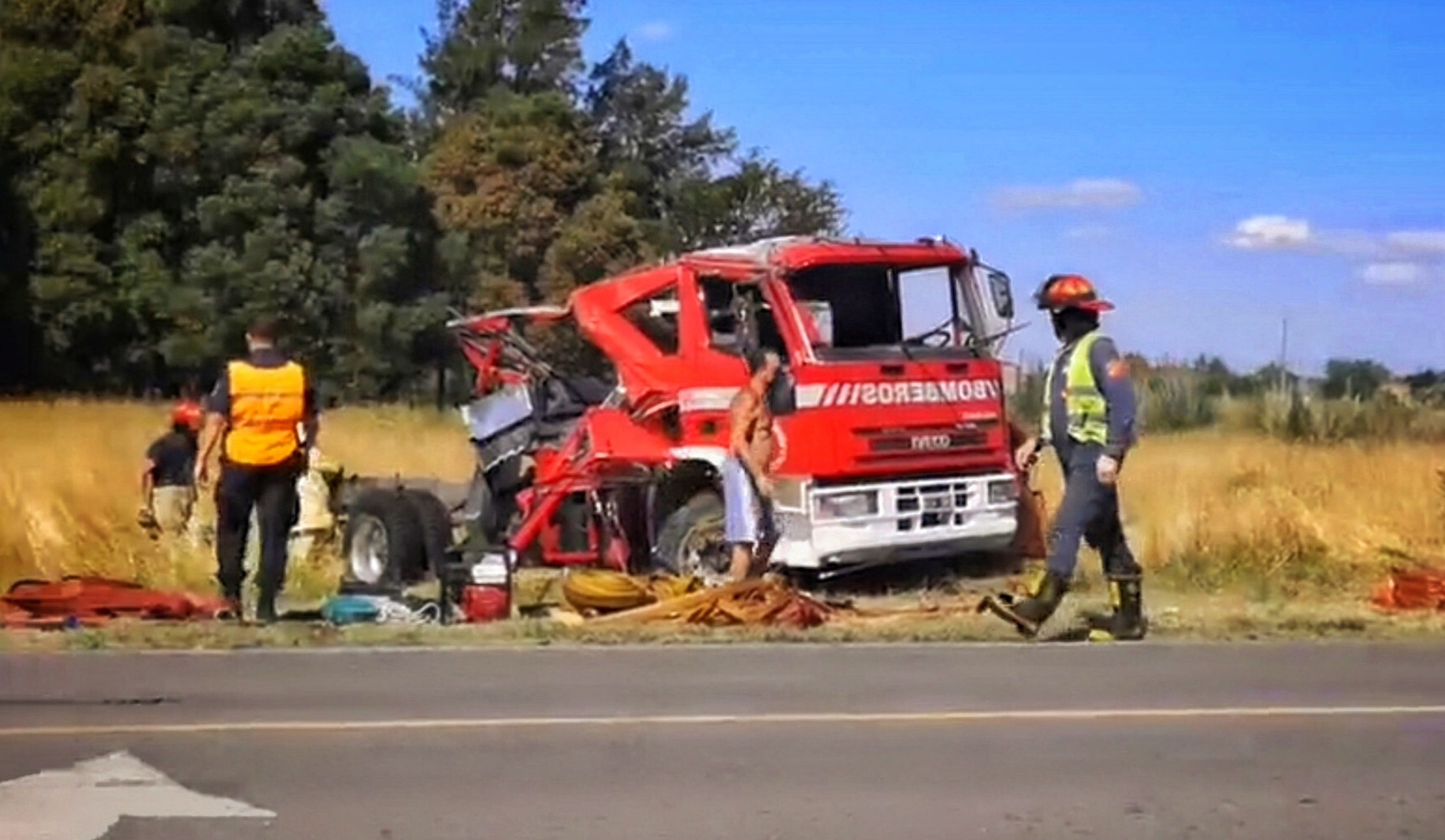 Accidente bomberos de Lobos