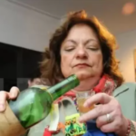 Hoy es el Día de la Pachamama: ¿Por qué se toma caña con ruda?