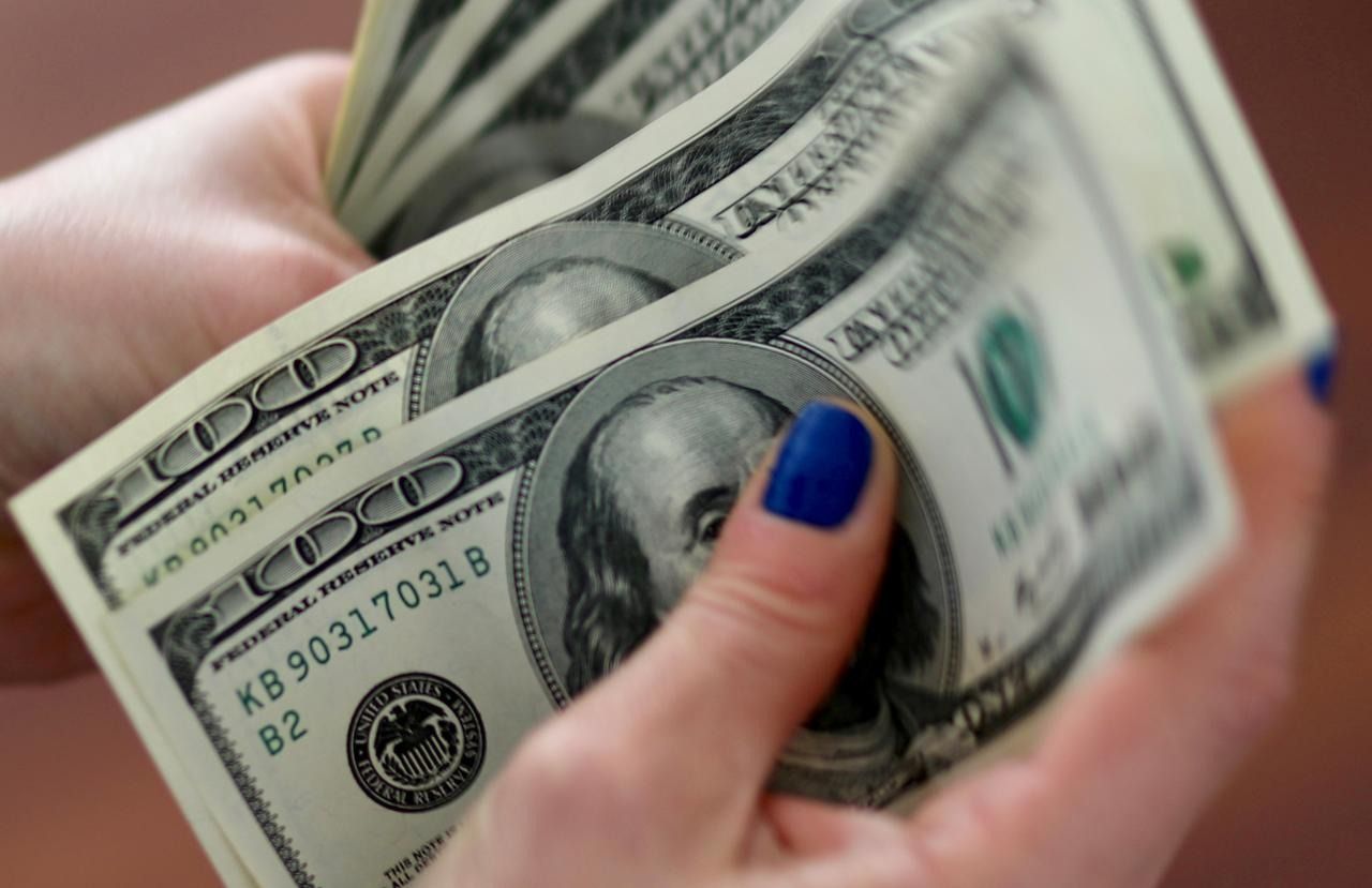dolares