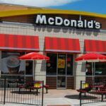 ¿Cuánto gana un empleado de Mc Donald’s en Argentina? Sueldo actualizado 2025