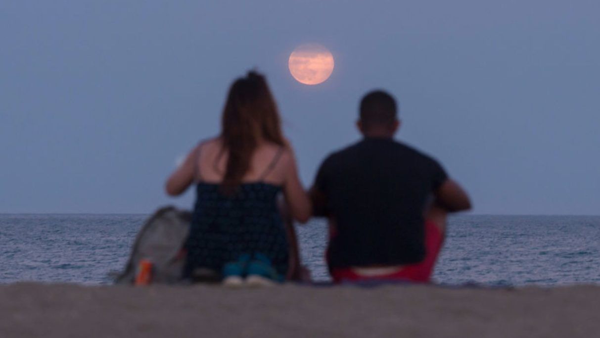 planeta-cerca-luna-hoy