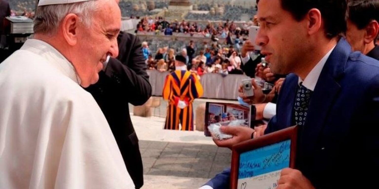 homenaje papa costa