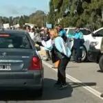 Protesta de vecinos en la Ruta 2 en contra de la instalación de termoeléctricas en Brandsen