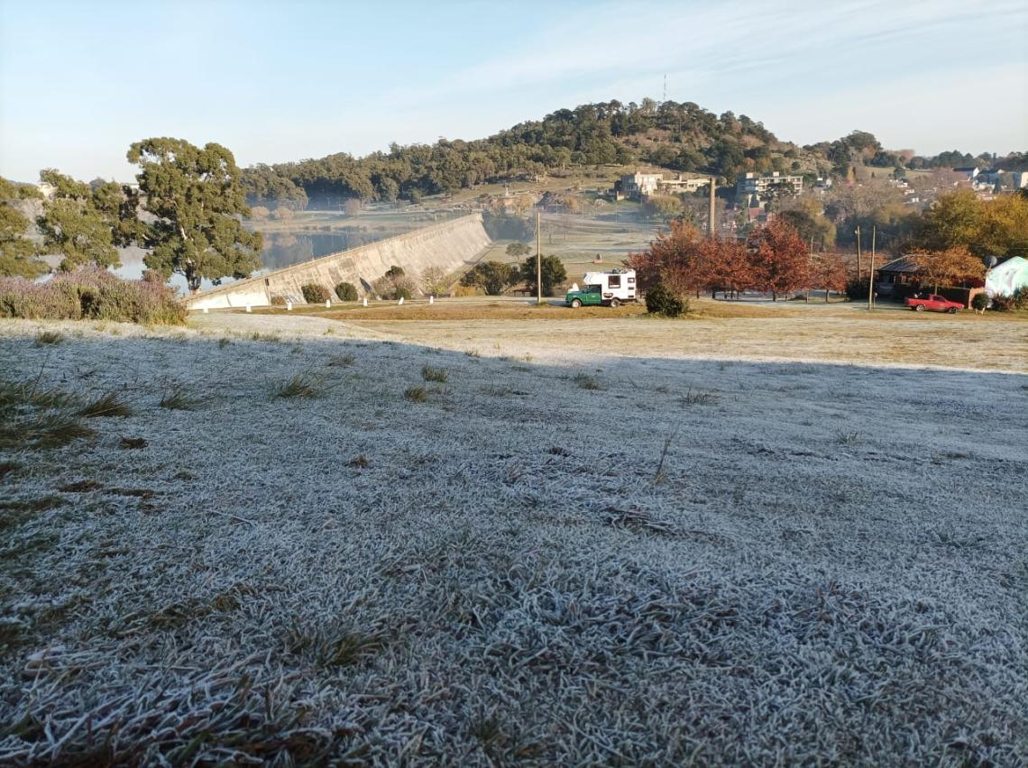 Nevada sorpresiva en Tandil despierta asombro y expectativas de más nieve en la región