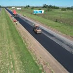 Avanza la repavimentación de la Ruta 2 y otras obras clave en las rutas provinciales