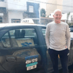 Un taxista de Mar del Plata devolvió una mochila con 0.000 que se olvidó una turista