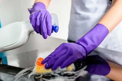 Empleadas domésticas, en la espera de un aumento salarial tras meses de sueldos estancados