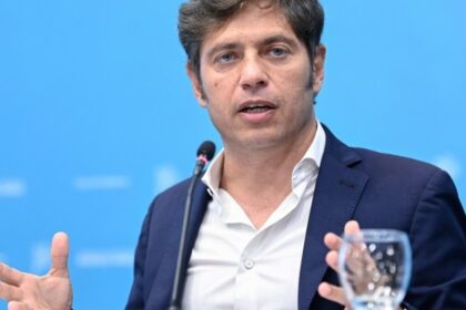 Kicillof cerró listas en unidad y advirtió: 