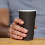 Solidaridad en la ola polar: jóvenes reparten café a quienes más lo necesitan en Ituzaingó