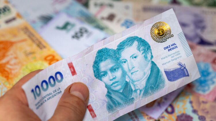 <p></noscript><strong>¿Se mantendrá el bono de $70.000 para jubilados en agosto? ANSES revela calendario de pagos</strong></p>