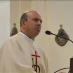 sacerdote condena santa fe
