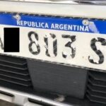 Problemas con chapas patentes: mal laminado provoca desperfectos y multas inesperadas