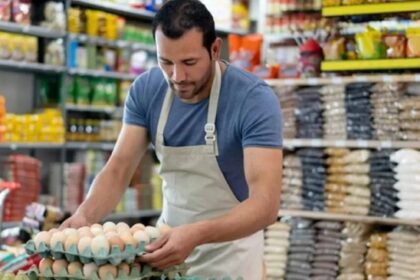 Aumento salarial para empleados de comercio: empresas deberán pagar diferencias ya en julio