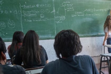 El gobierno bonaerense ofrece nuevos aumentos salariales para docentes en septiembre
