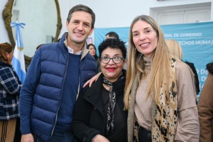 83 familias de San Vicente avanzan hacia la escritura de su hogar y la seguridad legal