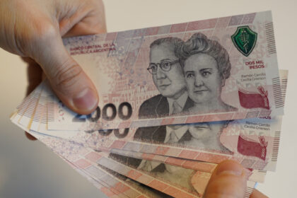 Bancos suben las tasas de plazos fijos al 50% y sorprenden a los ahorristas argentinos