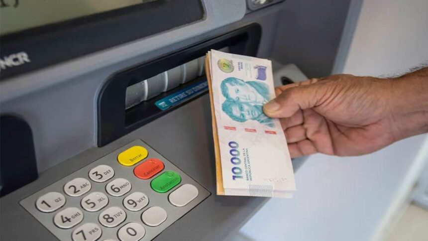 Cambios en los cajeros: bancos redefinen límites de extracción desde agosto en Argentina