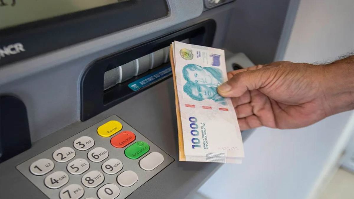Cambios en los cajeros: bancos redefinen límites de extracción desde agosto en Argentina