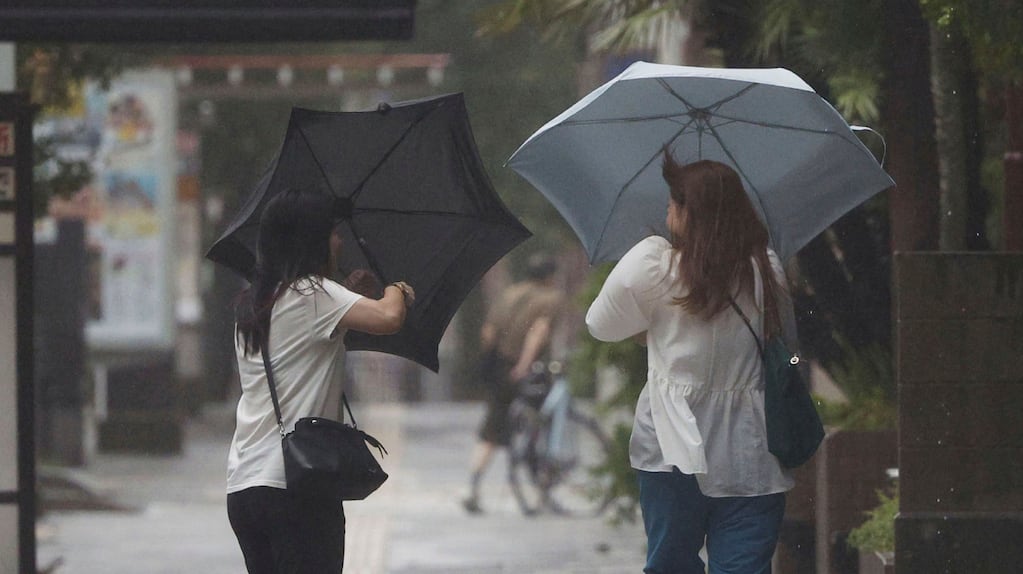 Alerta amarilla en 10 provincias por vientos de hasta 100 km/h y nevadas intensas