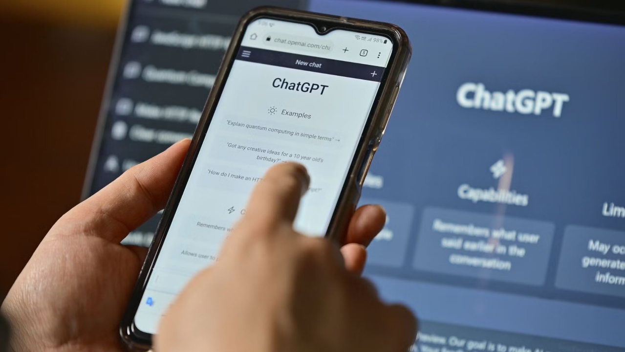 informasi sensitif chatgpt