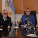Crisis en obras sociales: el Gobierno interviene a dos más y crece la tensión con gremios