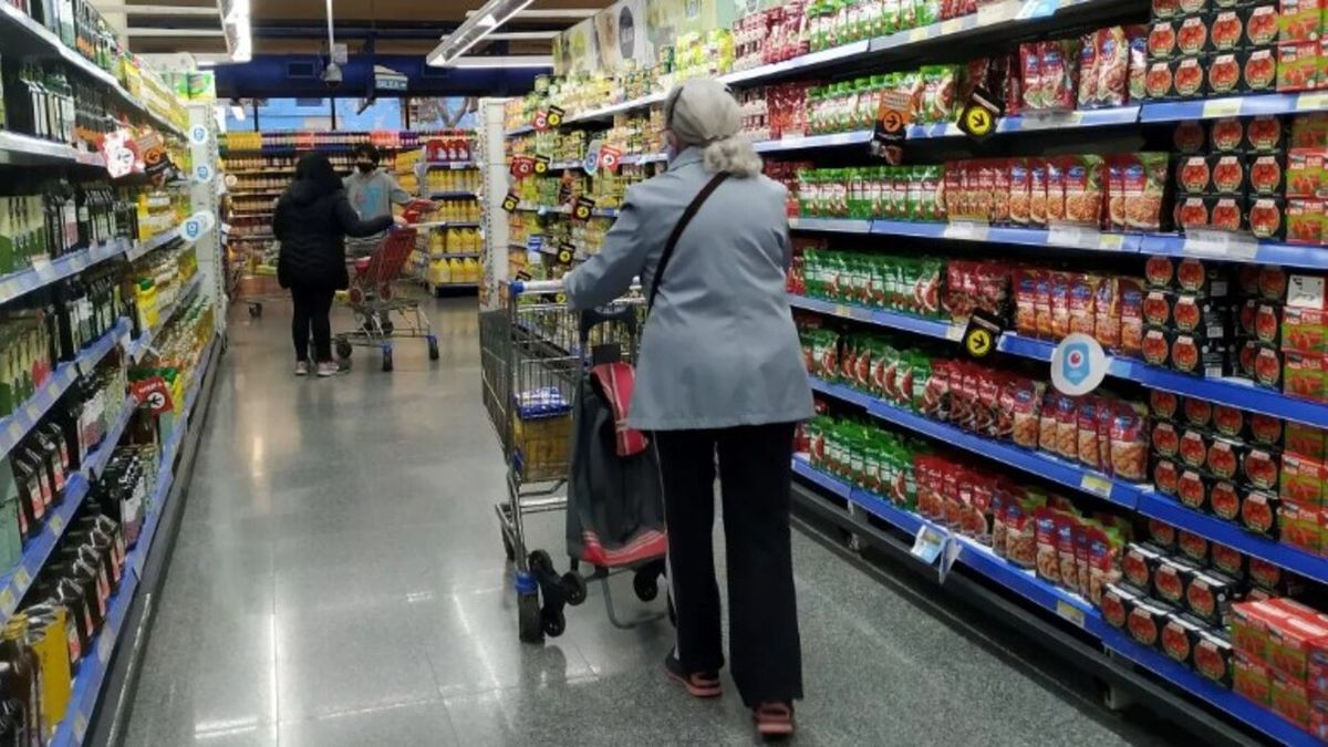 La inflación de julio dio un salto y llegó casi al 2% según el ministro Caputo