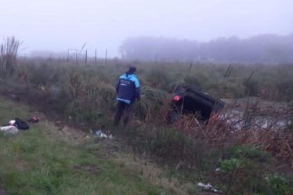 Milagro en la Ruta 11: dos jóvenes ilesos tras espectacular vuelco en Mar del Tuyú