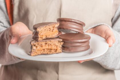 Argentina reafirma su liderazgo en pastelería: 19 de los 20 mejores alfajores son locales