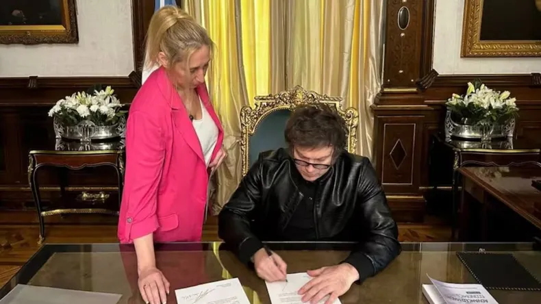 Milei veta leyes clave para el Garrahan y el financiamiento universitario