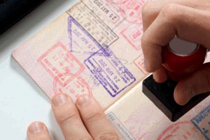 Se extingue la tradición: 29 países eliminarán los sellos en los pasaportes desde octubre