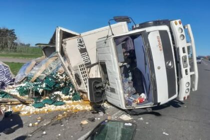 vuelco camion ruta 205
