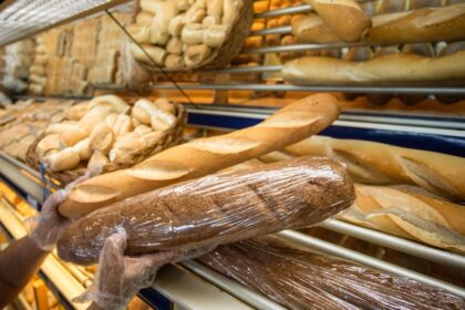 A partir del lunes, panaderías bonaerenses aumentan un 12% el precio del pan y productos panificados