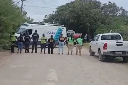 encuentran mujer neo