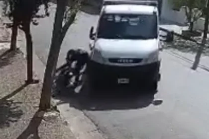 motociclista muerto azul