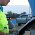 Multas de tránsito en Provincia de Buenos Aires: ¿Por qué cruzar en rojo ahora cuesta casi un millón de pesos?