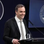 Manuel Adorni asume en el Directorio de YPF: ¿Qué es la “Acción de Oro” y por qué reemplaza a Guillermo Francos?