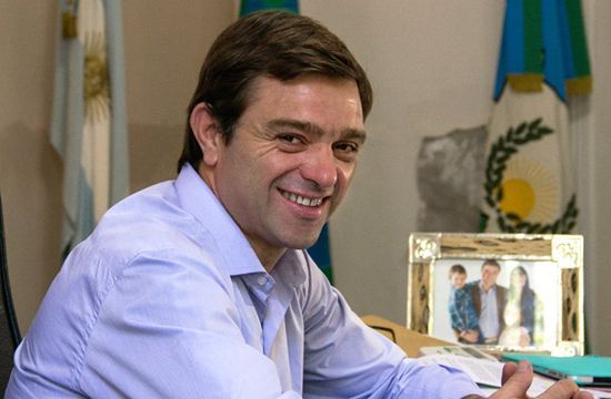 El intendente de magdalena sufrió un accidente en su casa y fue operado en la plata