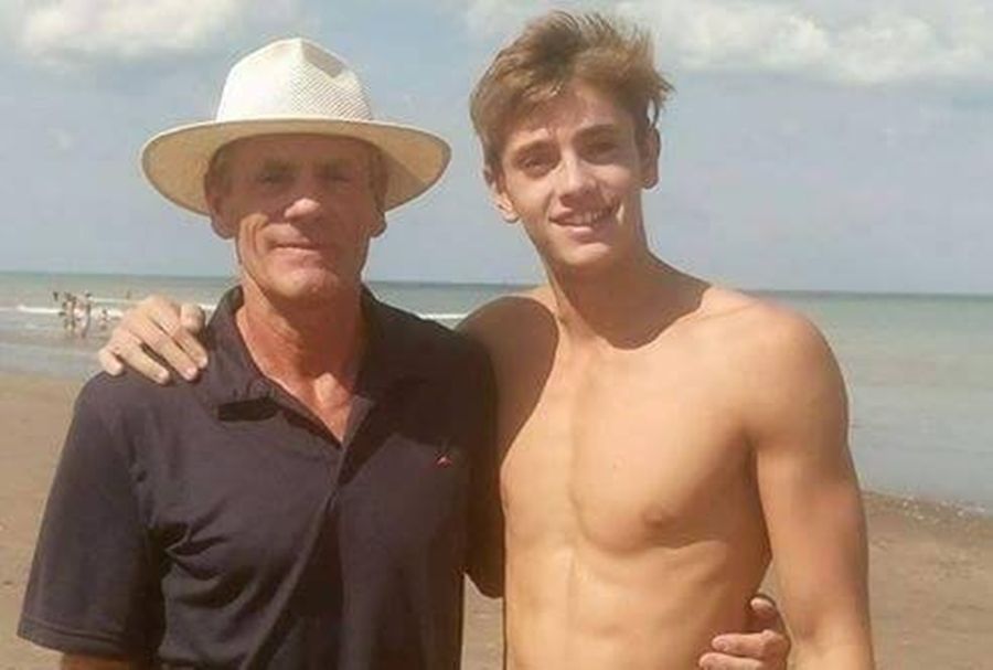 Tras la muerte de su hijo, busca a una chica que le sacó una foto en monte hermoso