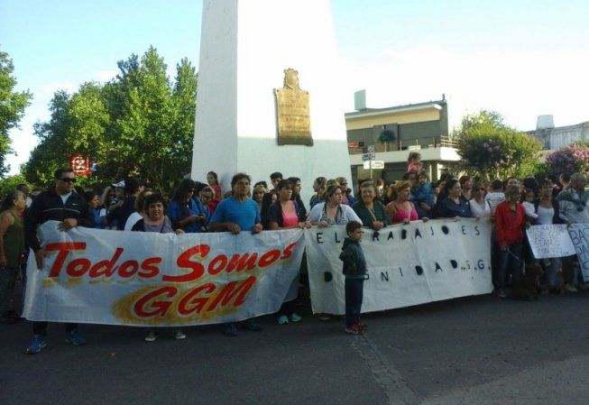 Mañana los trabajadores de una industria textil de las flores cortarán la ruta 3