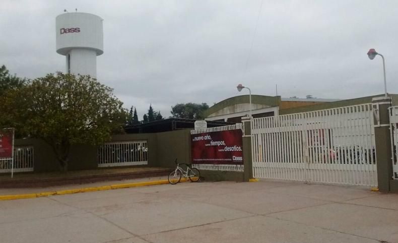 Declaran la emergencia laboral en cnel. Suárez tras suspensión de 800 trabajadores