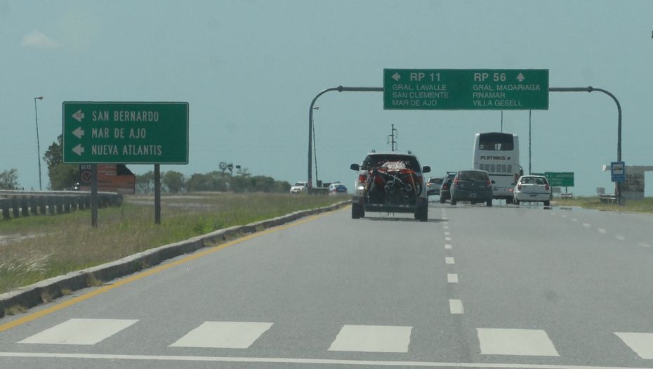 Regresaban de santa teresita y se olvidaron a su hija en una estación de servicios