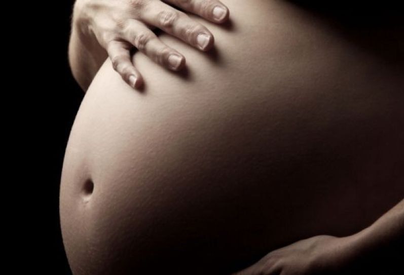 Una joven de misiones busca padres adoptivos para su futuro bebé a través de whatsapp