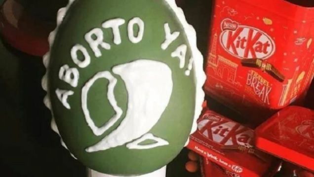Maestras repartieron huevos de pascua a favor del aborto