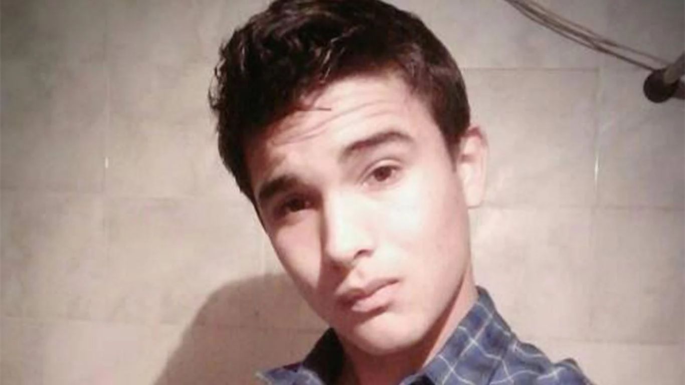 Ultimo momento: encontraron al joven sospechado del triple crimen. Caminaba por la ruta 2