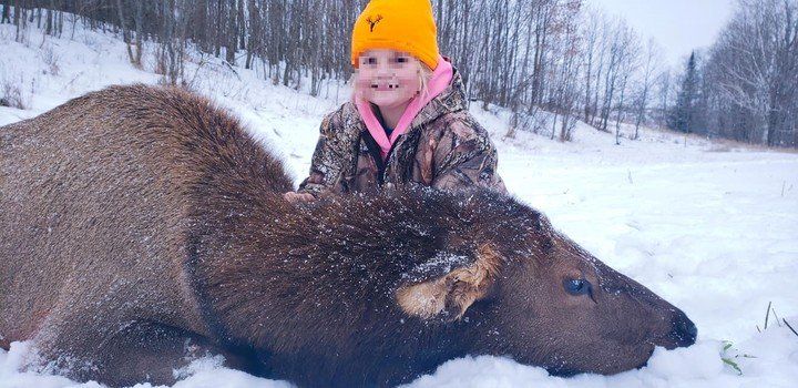 Con tan solo ocho años ejecutó a un ciervo de 200 kilos y generó fuerte polémica