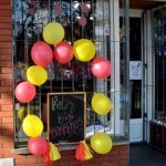 Proponen decorar comercios y viviendas con globos rojos y amarillos en homenaje a los bomberos voluntarios