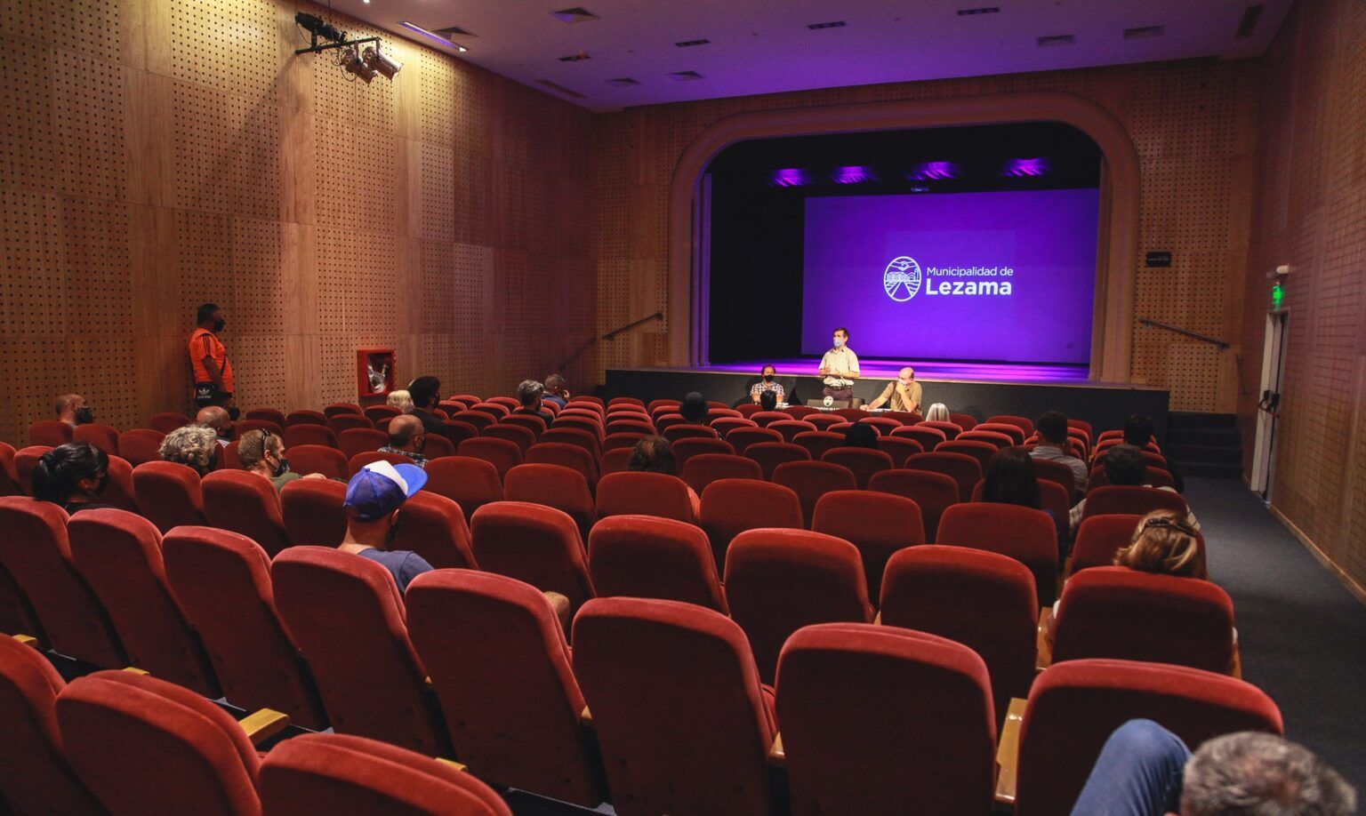 Lezama: entregaron ayuda económica a establecimientos turísticos y culturales