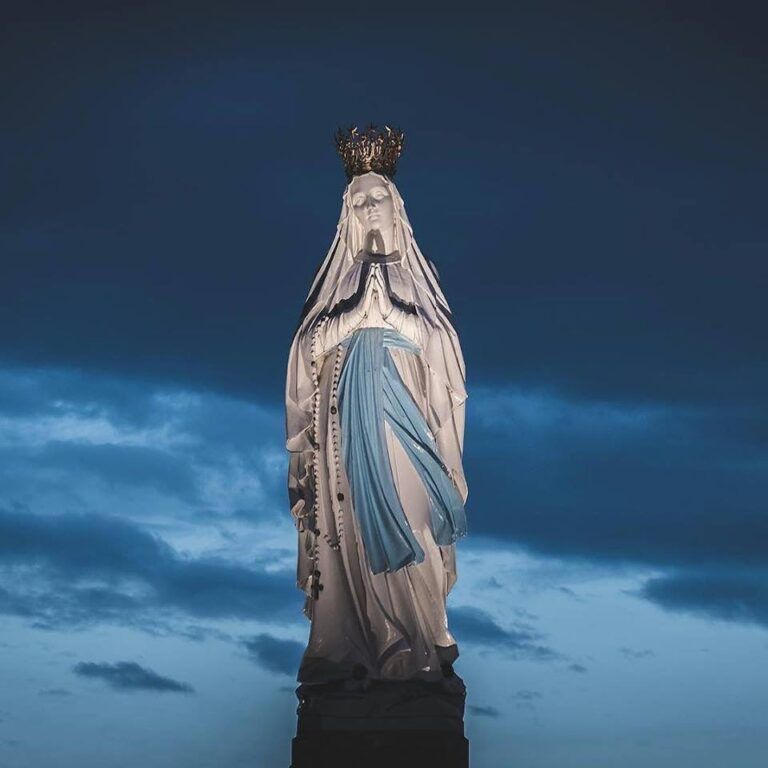 Virgen de Lourdes Hoy es el día de la patrona de los enfermos Virgen de Lourdes Hoy es el día de la patrona de los enfermos